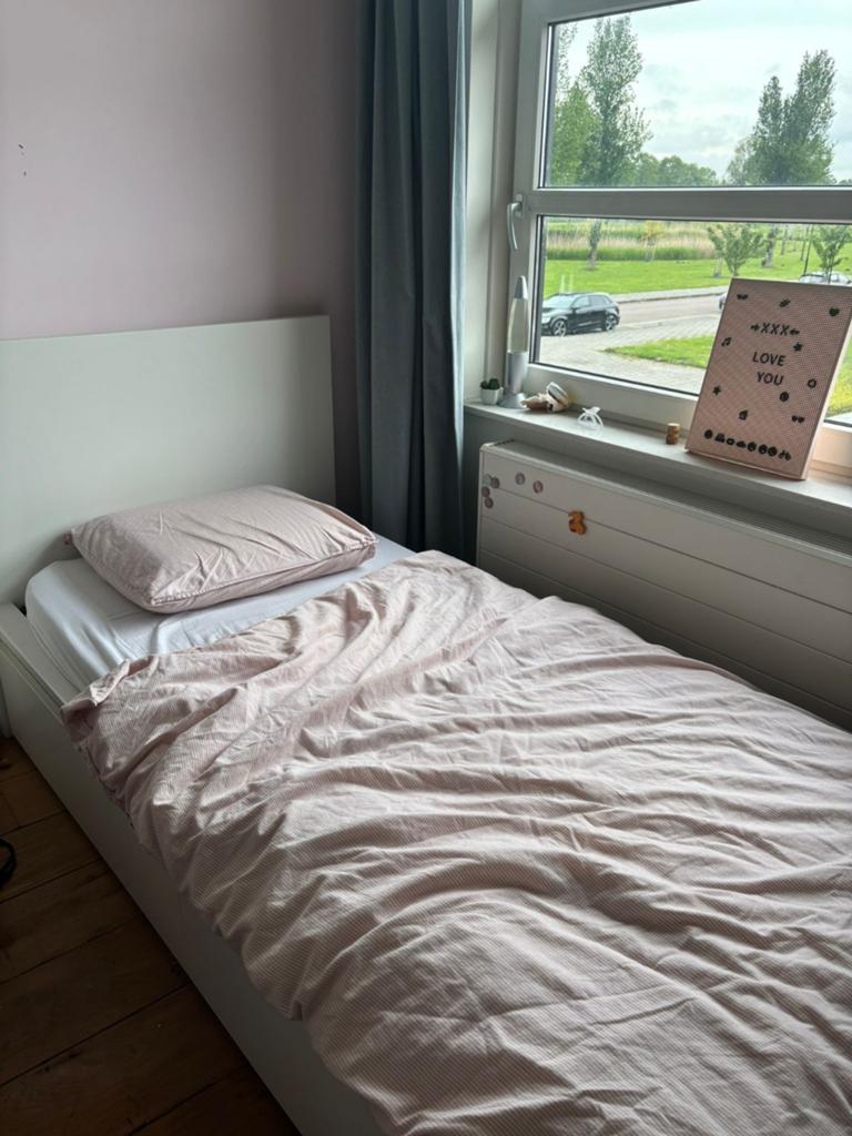 Ikea Malm bed wit - 90 bij 200 met laden en bedbodem, Ophalen, Verstelbaar, Eenpersoons, Wit