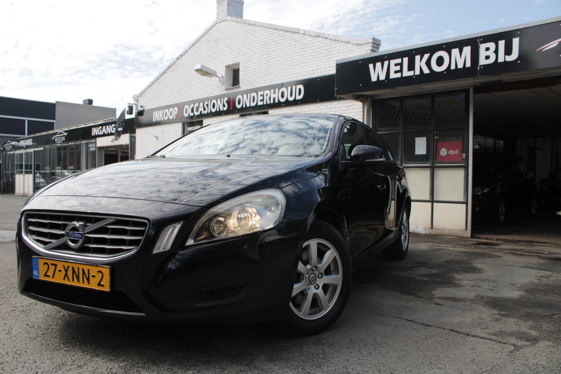 Volvo V60 1.6 T3 Kinetic / Navi / Parkeersensoren / Cruise C, Auto's, Stof, Gebruikt, Zwart, 4 cilinders