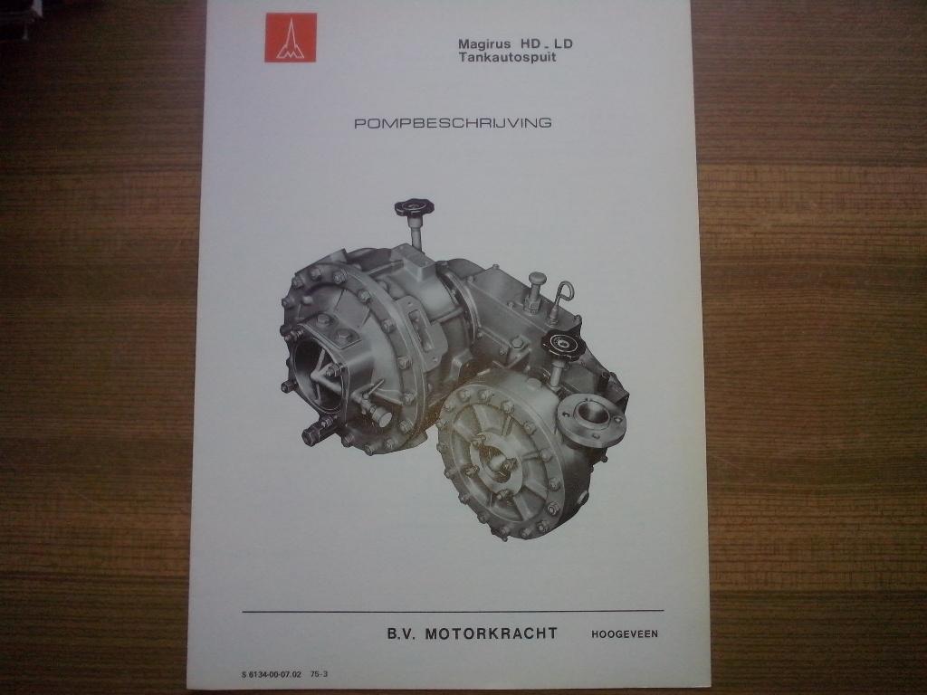 14x Brandweer folders brochures Iveco Lohr Magirus Motorkrac, Ophalen of Verzenden, Zo goed als nieuw