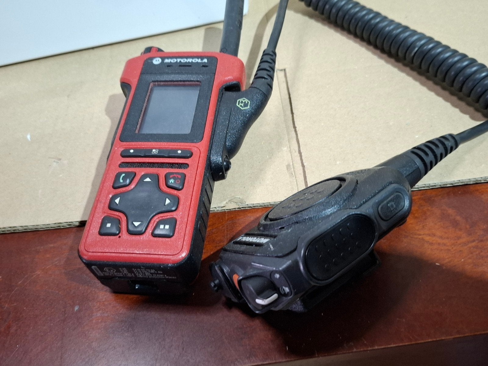 Motorola Portofoon met microfoon - Rood/Zwart, Portofoon, Portofoon, Portofoon, Ophalen of Verzenden