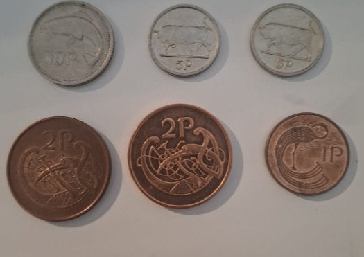 Set Ierse Ponden, Postzegels en Munten, Ophalen of Verzenden, Overige landen, Setje