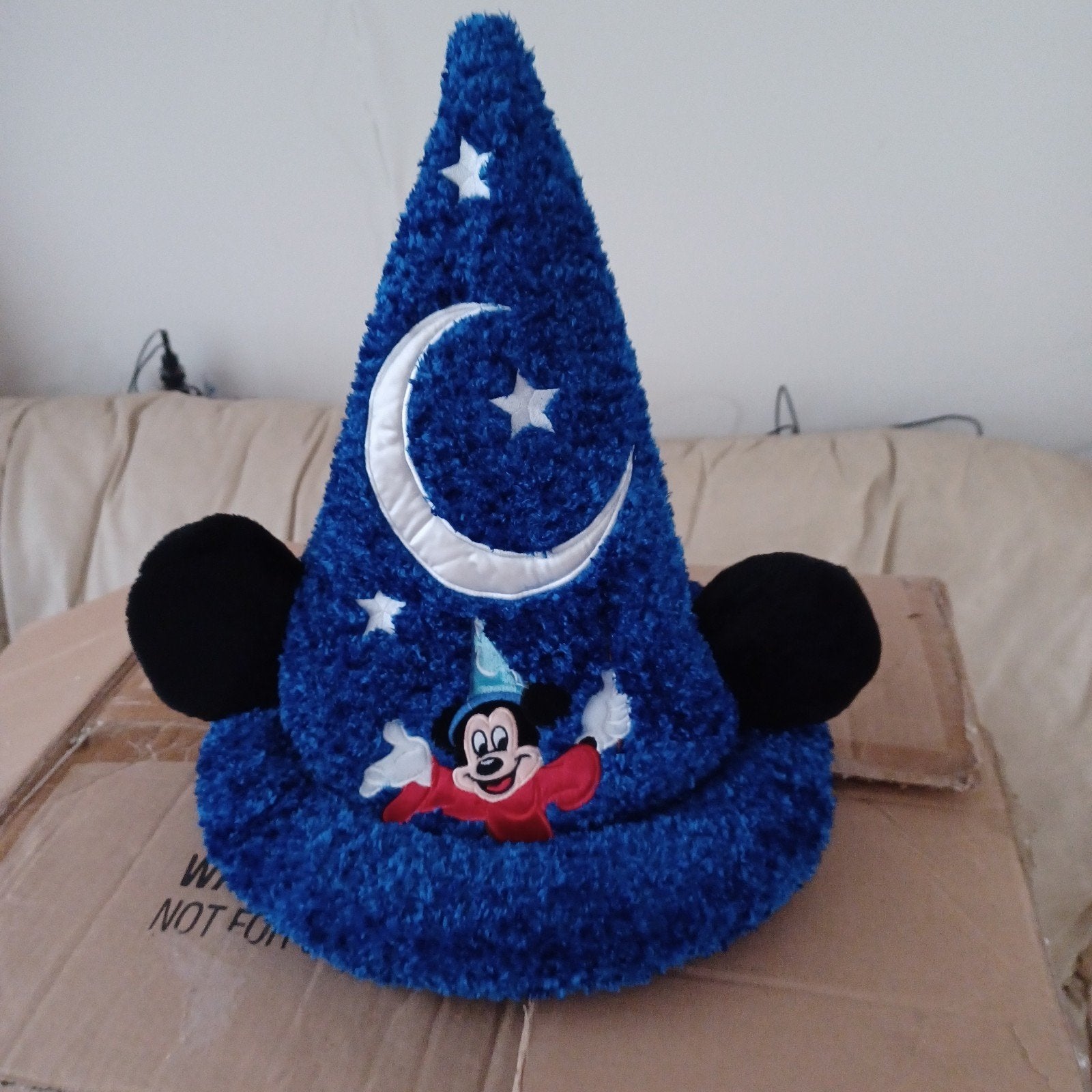 Dinsneyland parijs mickey mouse muts 10€, Verzamelen, Disney, Ophalen of Verzenden, Mickey Mouse, Beeldje of Figuurtje