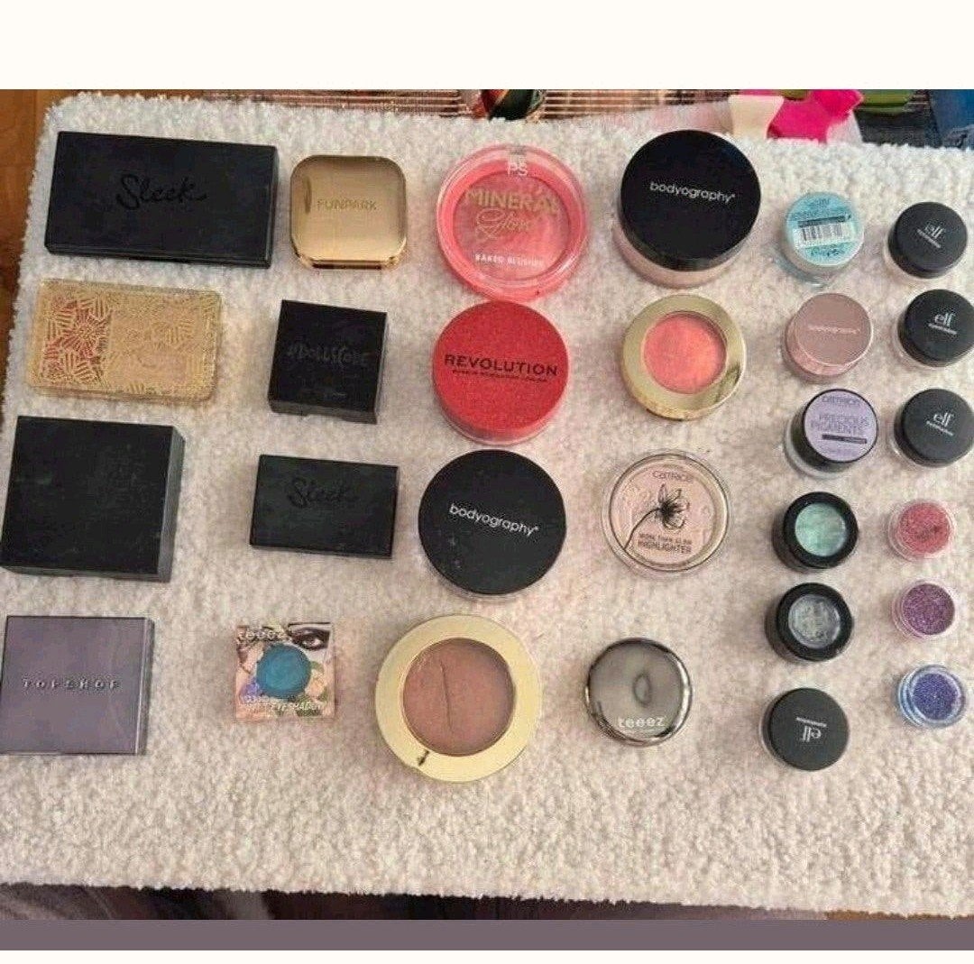 Bundel 1. Verscheidene merken! Makeup, kleding, tassen enz., Ophalen of Verzenden, Overige kleuren, Gehele gezicht, Make-up
