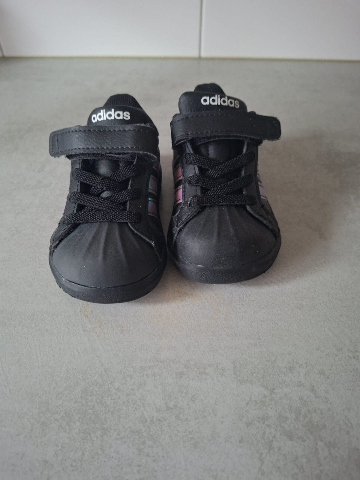 adidas schoentje, Kinderen en Baby's, Adidas, Schoentjes, Ophalen of Verzenden, Jongetje