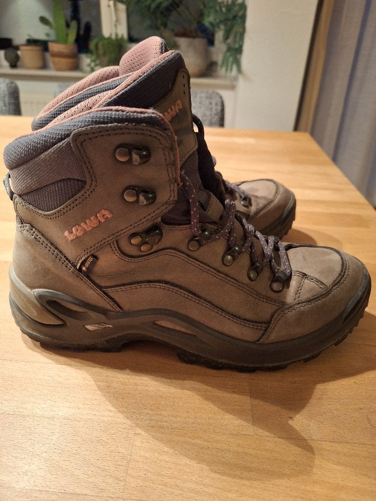 Wandelschoenen Lowa dames maat 40, Sport en Fitness, Bergsport en Wandelen, Ophalen of Verzenden, Gebruikt, Schoenen