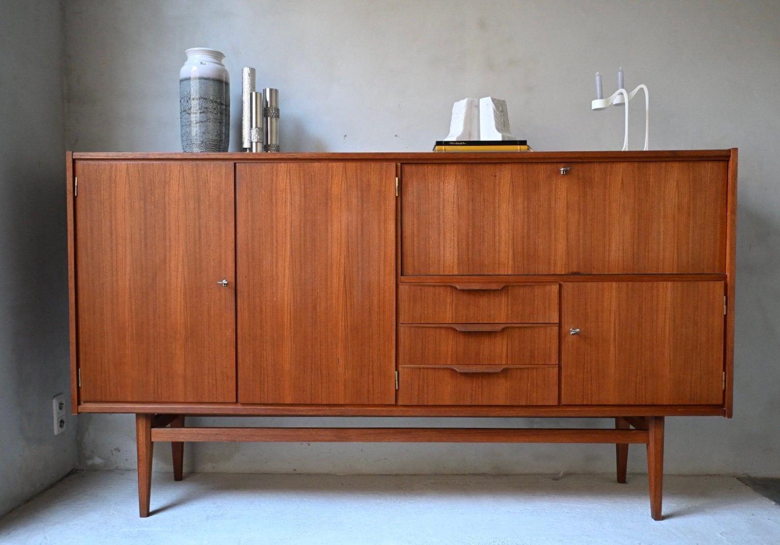 Vintage Teakhouten Highboard / Dressoir  ‘60 Deens Design, Ophalen, Gebruikt, Deens Design, Deens Design
