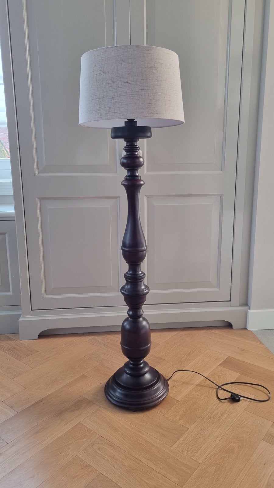 Landelijke brocante staande houten schemerlamp, Huis en Inrichting, Ophalen, Zo goed als nieuw, Schemerlamp