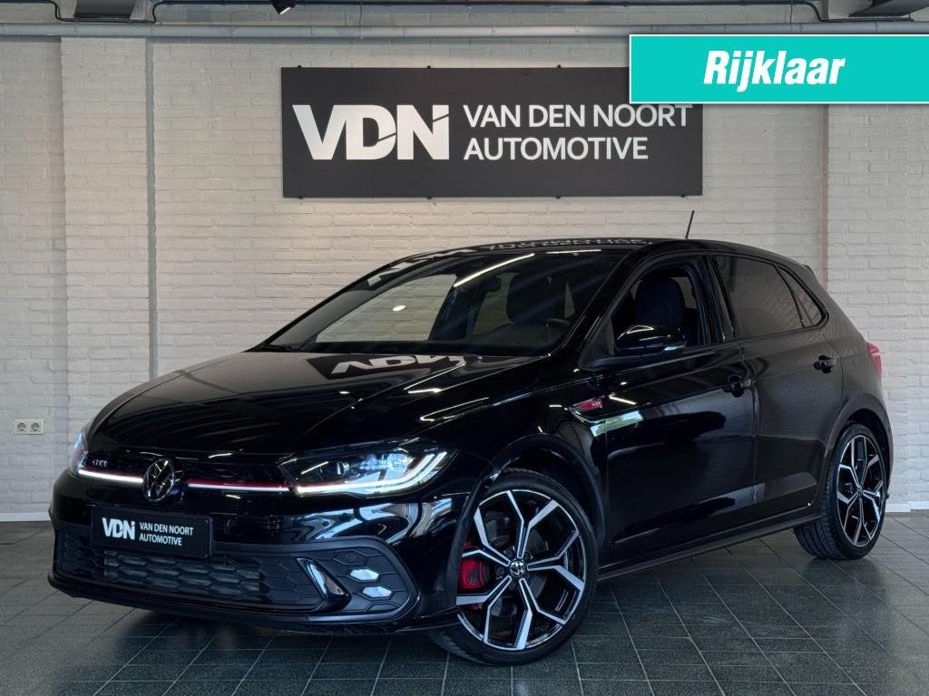 Volkswagen POLO 2.0 TSI GTI Camera Carplay IQ LED ACC 18'', 4 cilinders, 1261 kg, Zwart, 14 km/l