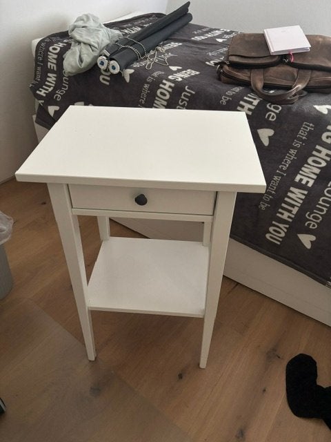 Nachtkastje hemnes ikea, Ophalen, 55 tot 70 cm, Zo goed als nieuw, 45 tot 65 cm