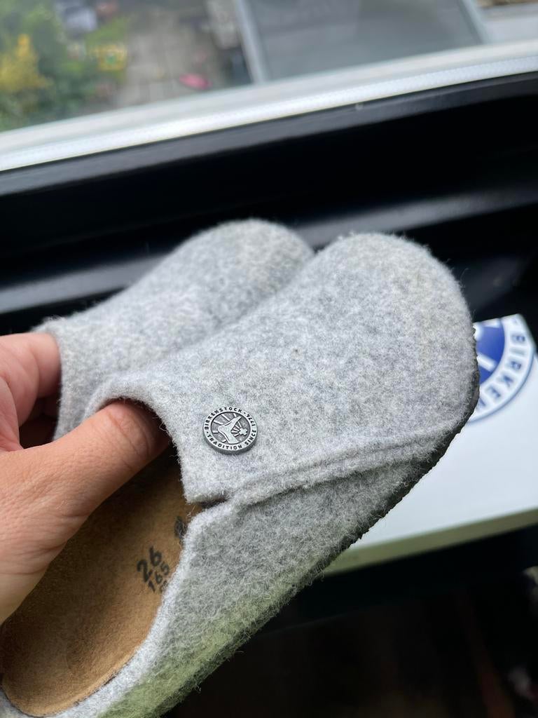 Birkenstock pantoffels maat 26 zo goed als nieuw, Ophalen of Verzenden, Zo goed als nieuw, Jongen of Meisje, Schoenen