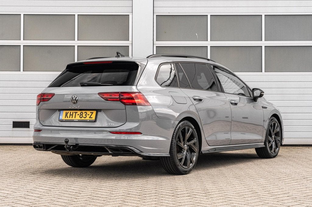 Volkswagen Golf Variant 1.5 eTSI 150pk DSG R-Line | Panorama, Auto's, Volkswagen, 12 maanden, Euro 6, 4 cilinders, Grijs