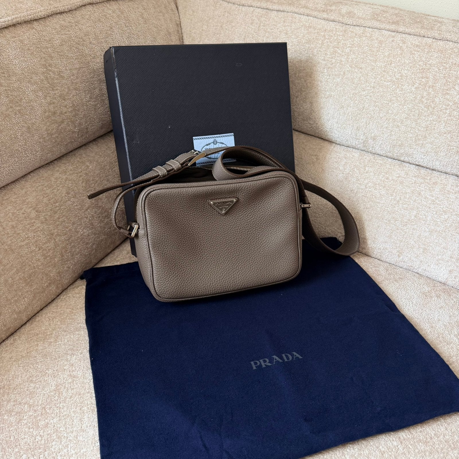 Prada Messenger Bag, Ophalen of Verzenden, Zo goed als nieuw