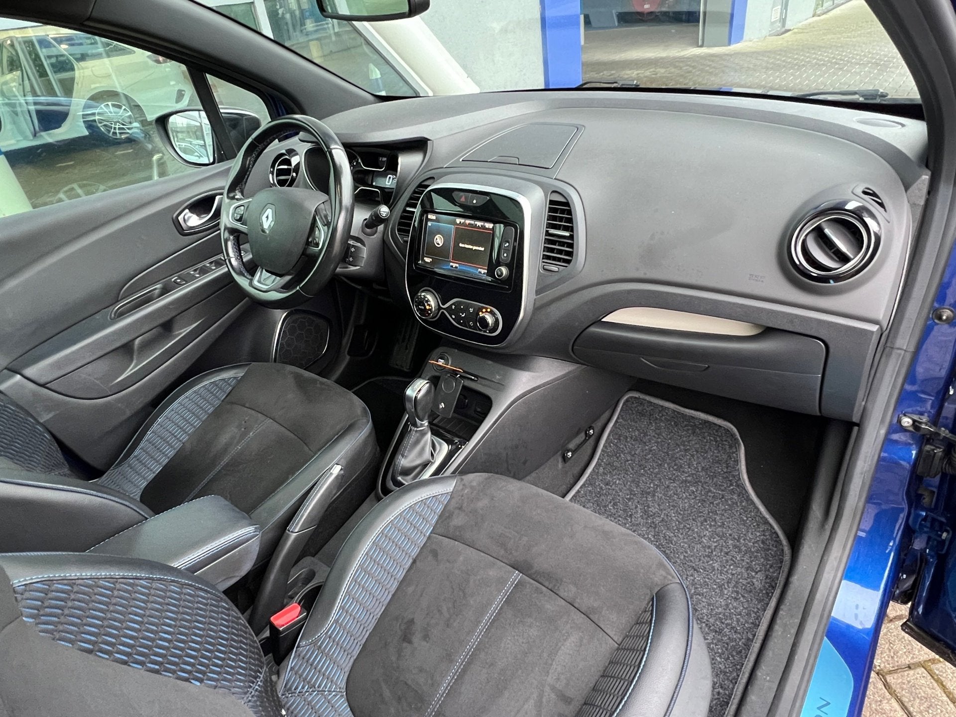 Renault CAPTUR 1.3 TCe Intens S, Panodak, Camera, PDC Nette, Gebruikt, Euro 6, 4 cilinders, 150 pk