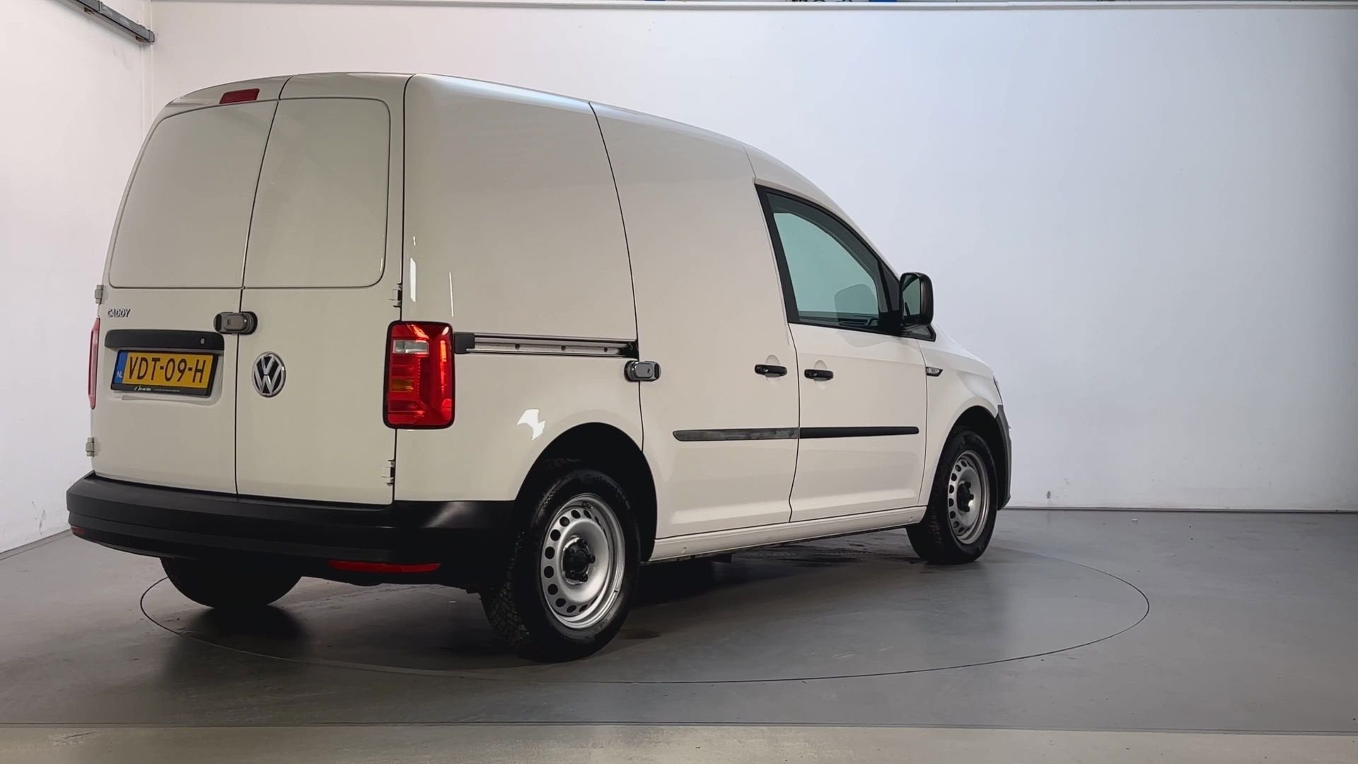 Volkswagen Caddy 2.0 TDI 102pk L1H1 Cruise Control Navigatie, Auto's, Voorwielaandrijving, Dealer onderhouden, Stof, Gebruikt