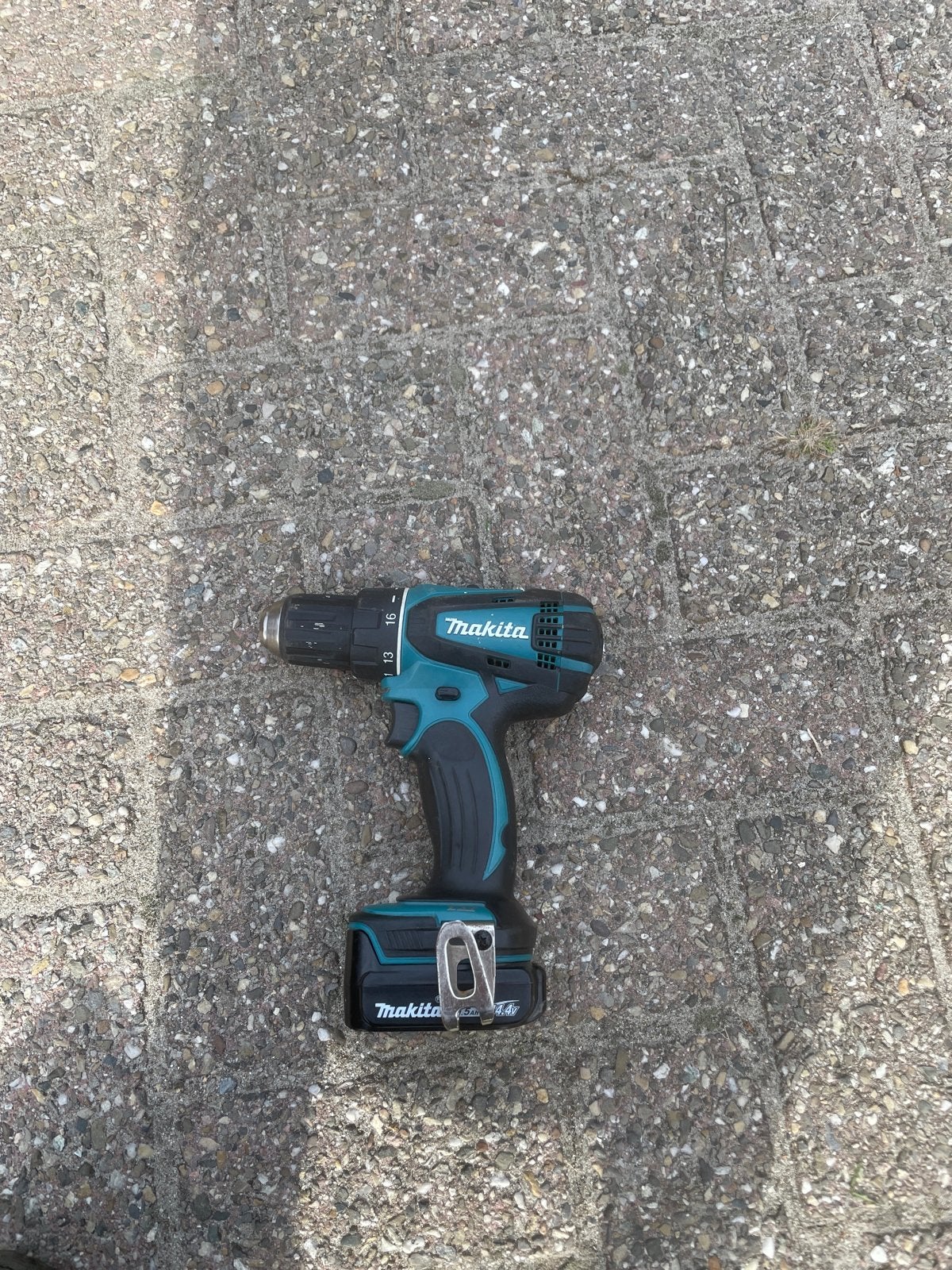 Makita DDF446 14.4V Accuboormachine inclusief accu, Doe-het-zelf en Verbouw, Variabele snelheid, Ophalen of Verzenden, Minder dan 400 watt