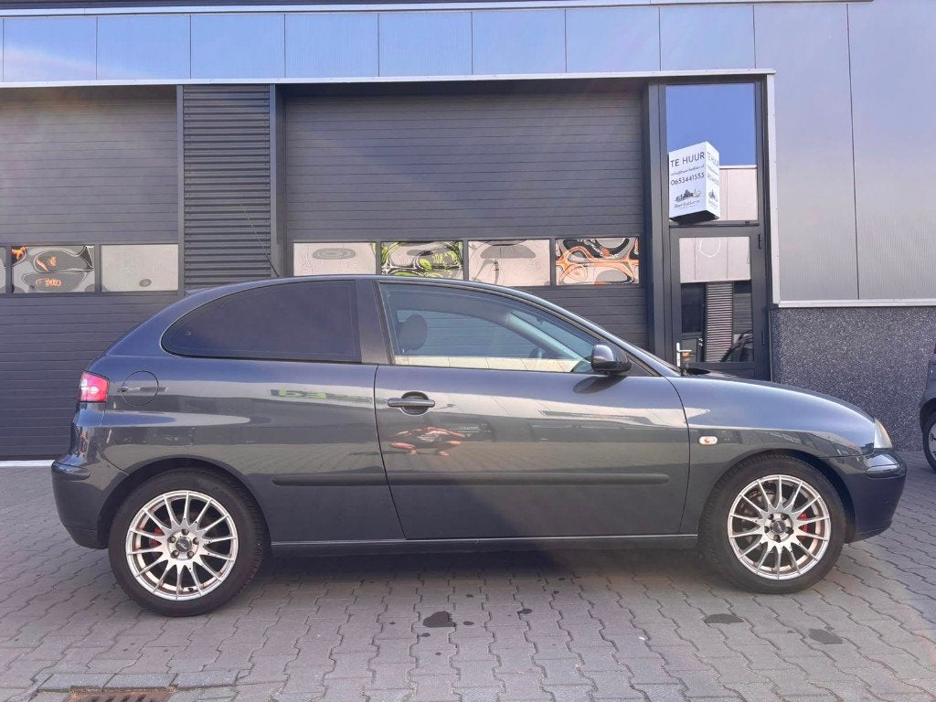 Seat Ibiza 1.4 16V 74KW 2005 Blauw, Auto's, Seat, Voorwielaandrijving, 40 €/maand, 4 cilinders, Blauw