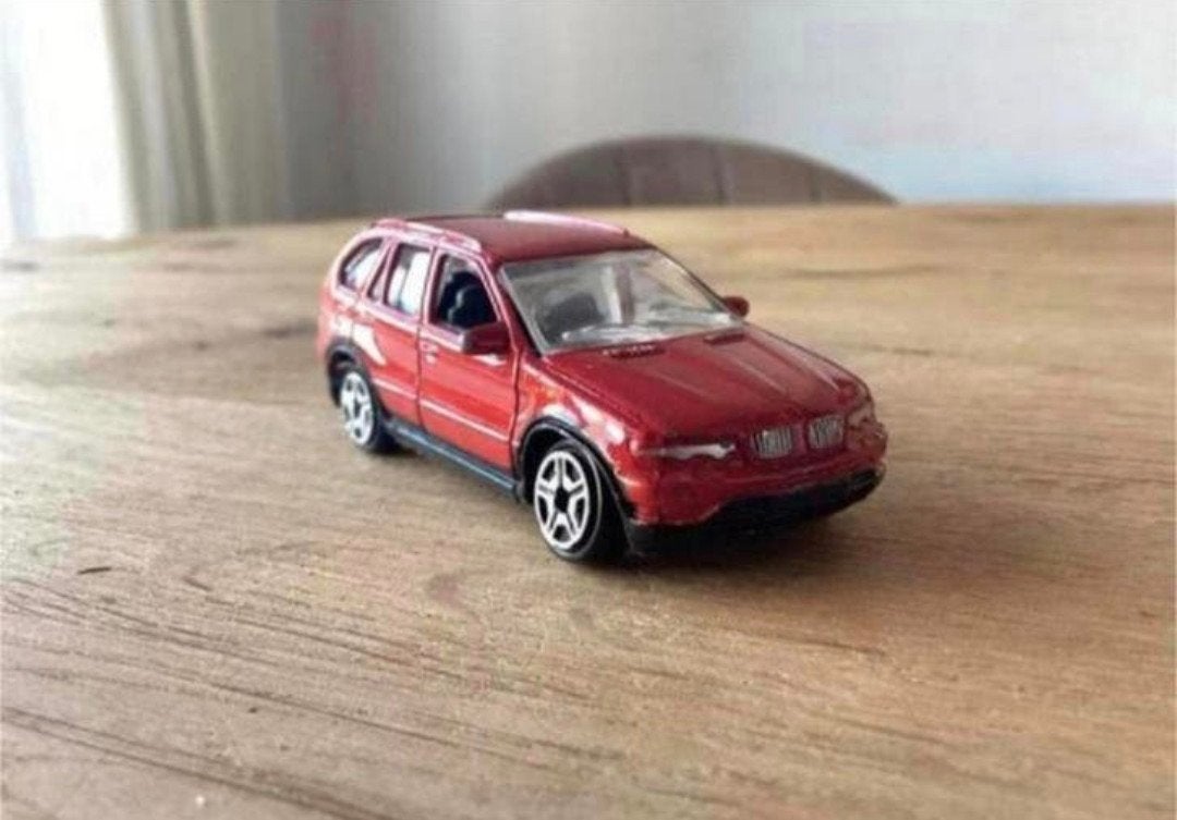 BMW X5 – Rood – China Diecast, Ophalen of Verzenden, Gebruikt, Auto
