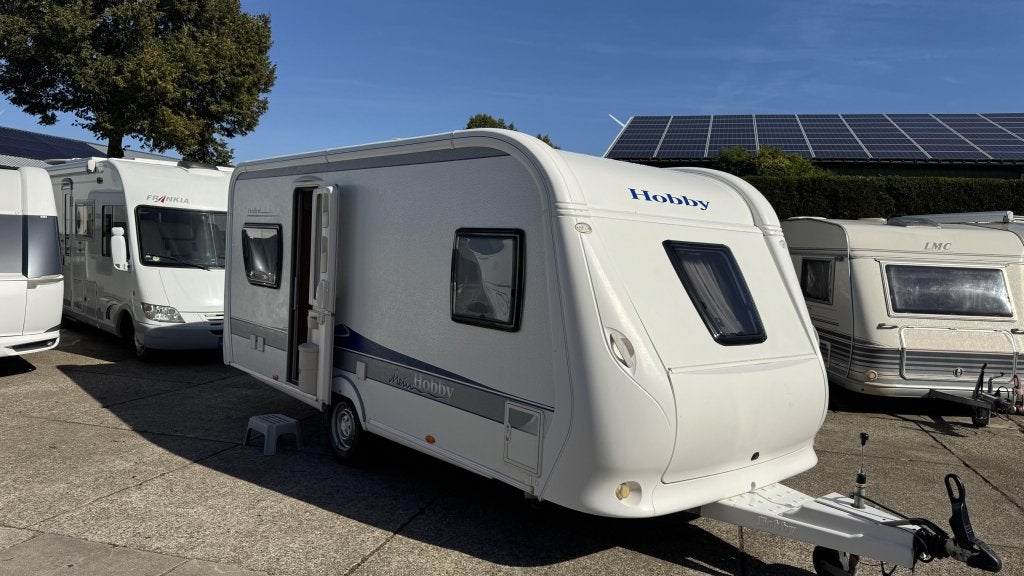 Hobby Excellent 495 UFE 2010 NIEUWE VOORTENT, Caravans en Kamperen, Rondzit, Hobby, Bedrijf, Schokbreker