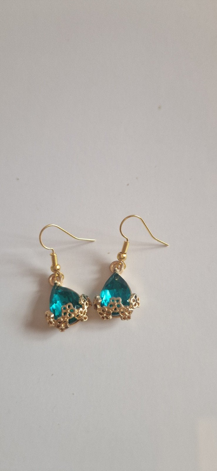 Gouden oorbellen met turquoise edelsteen, Overige materialen, Hangers, Ophalen of Verzenden, Zo goed als nieuw