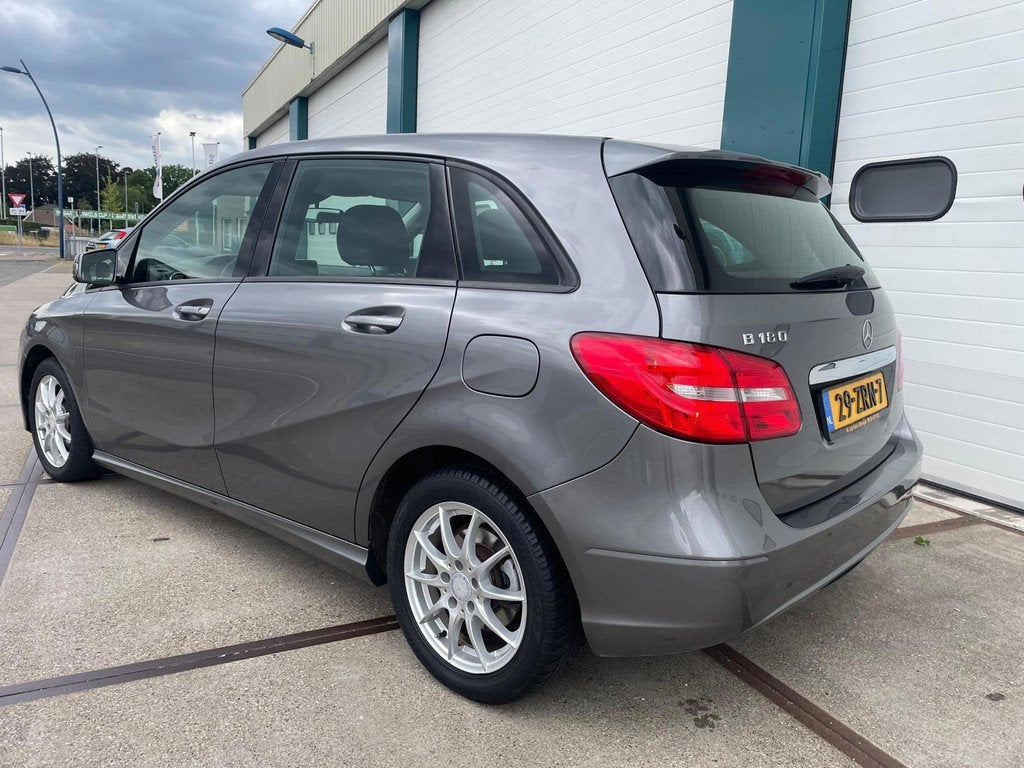 Mercedes-Benz B-klasse 180, Auto's, Mercedes-Benz, Voorwielaandrijving, Stof, Gebruikt, 4 cilinders