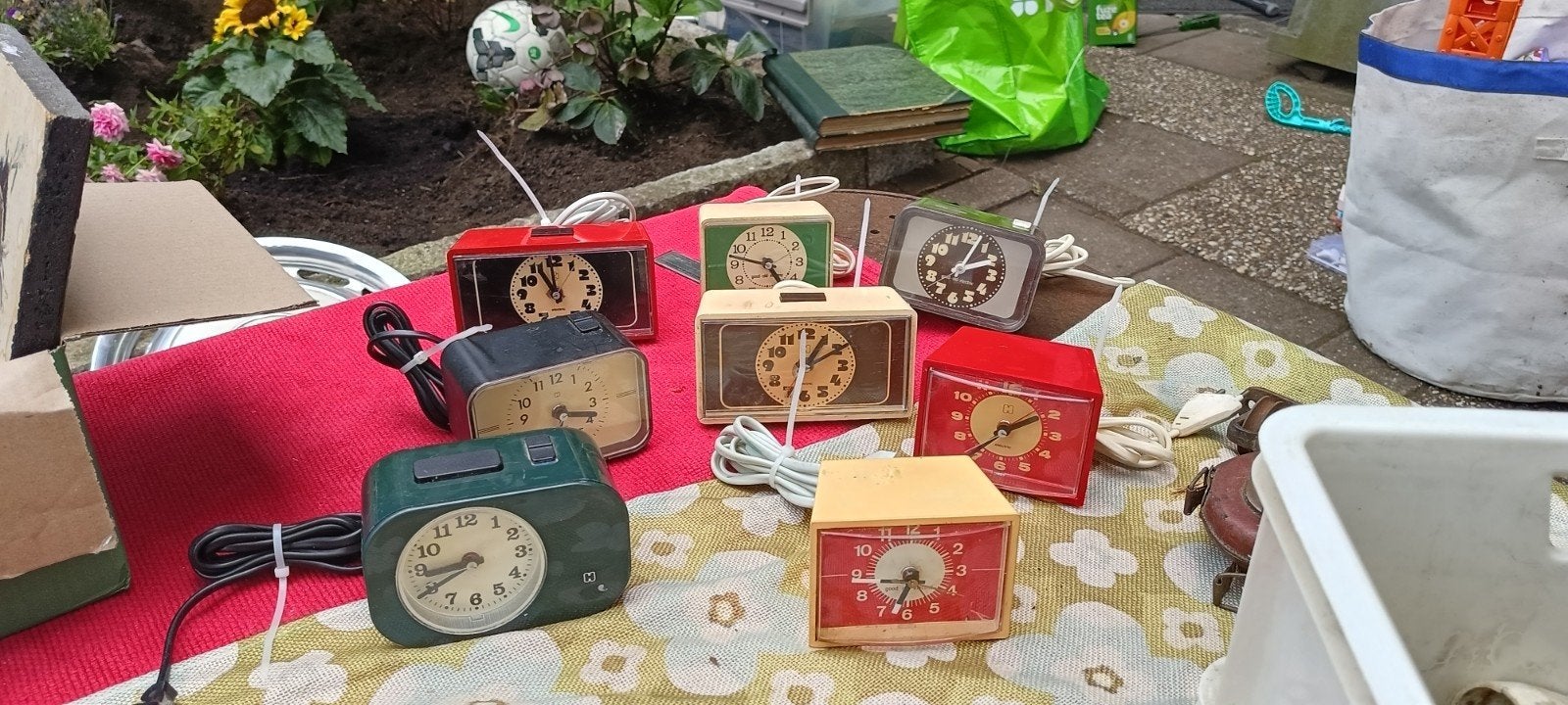 Vintage elektrische wekkers - Diverse kleuren en modellen, Antiek en Kunst, Antiek | Klokken, Ophalen of Verzenden
