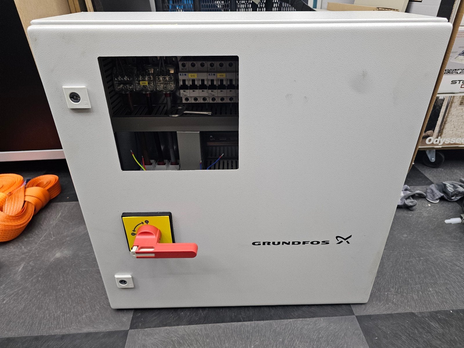 Nieuwe Grundfos MPC Regelkast - Rittal - Eaton, Hobby en Vrije tijd, Ophalen, Nieuw