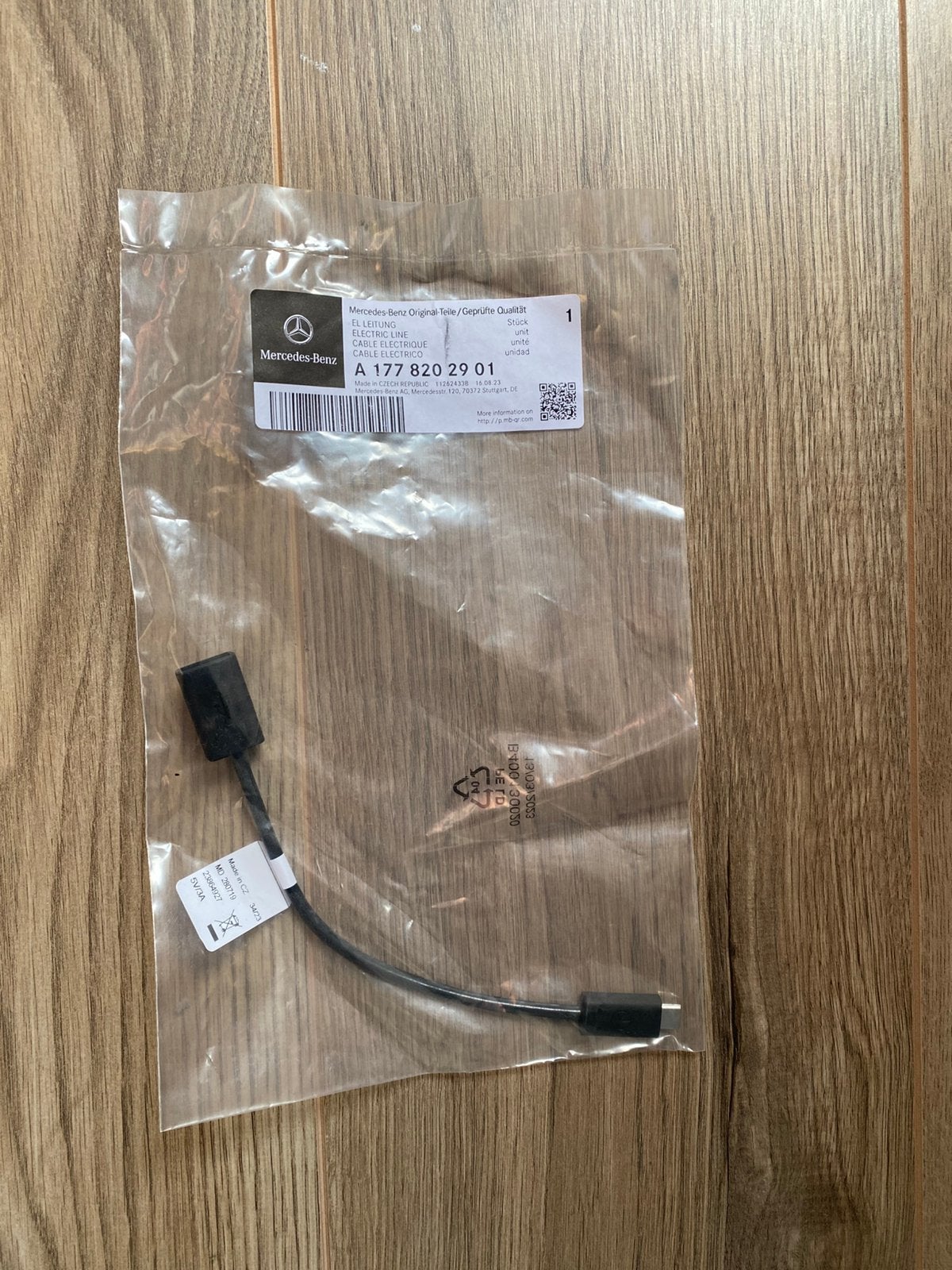 Originele USB type C/A  kabel Mercedes, Ophalen of Verzenden, Nieuw