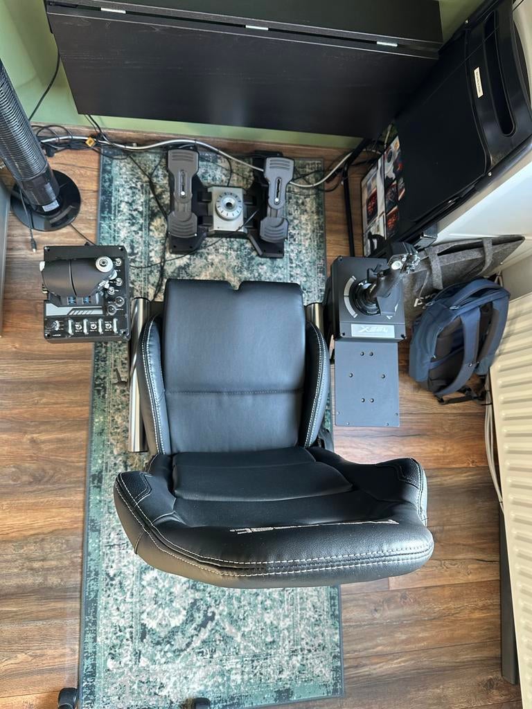Complete Flight Simulator Setup: Playseat, HOTAS, Pedalen, Spelcomputers en Games, Spelcomputers | Overige Accessoires, Gebruikt