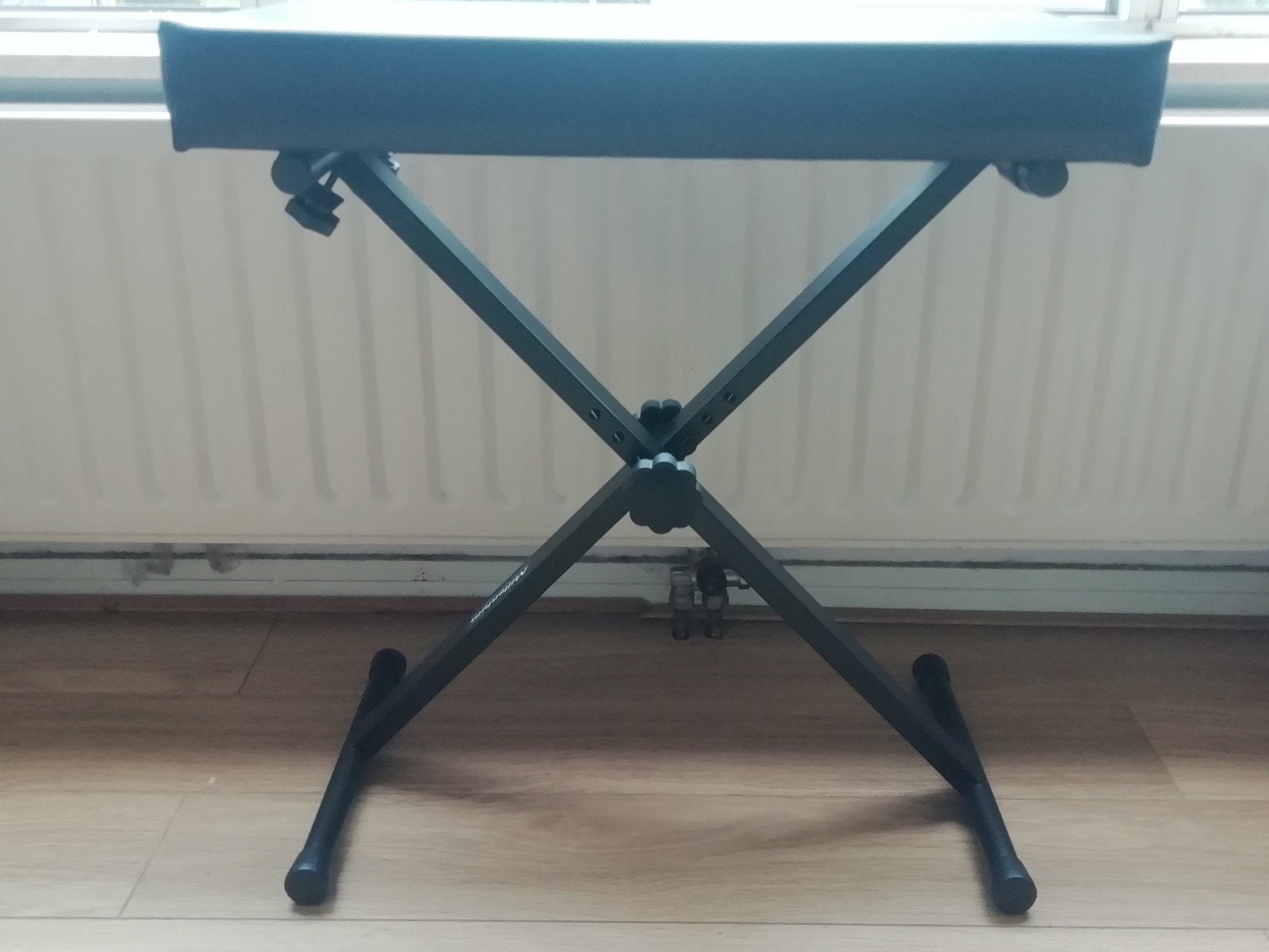 Millenium synth standaard met krukje, Muziek en Instrumenten, Met standaard, Ophalen, Overige merken, 61 toetsen