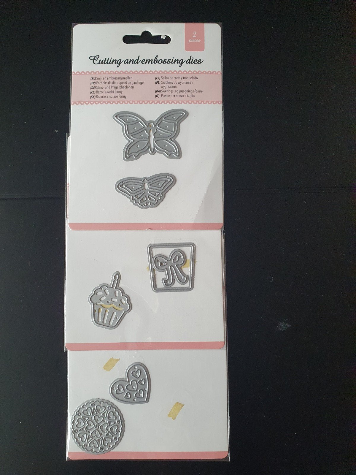 cutting & embossing dies hartjes. verjaardag en vlinders, Ophalen of Verzenden, Zo goed als nieuw, Overige thema's, Pons of Mal