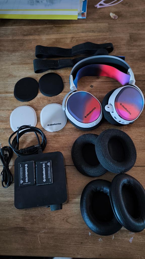 Steelseries Arctis Wireless pro inclusief extra's, Ophalen, Gebruikt, Mute-functie, Draadloos