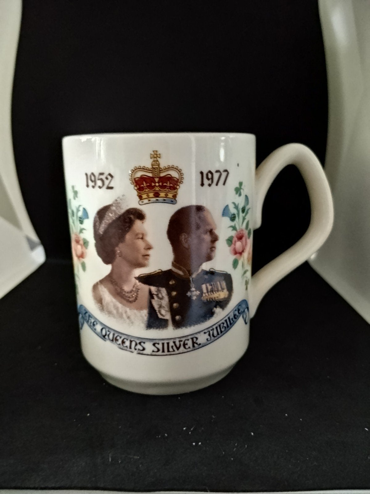 Vintage Queen Elizabeth II Zilveren Jubileum Mok 1977, Ophalen of Verzenden, Gebruikt, Servies