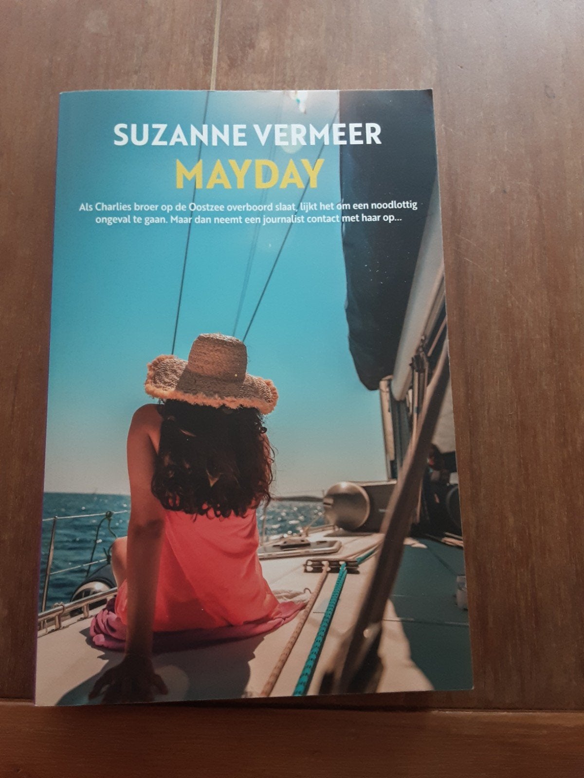 Mayday - Suzanne Vermeer (Thriller), Ophalen of Verzenden, Zo goed als nieuw, Suzanne Vermeer, Nederland