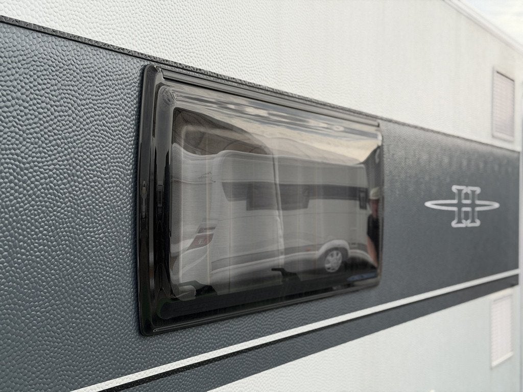 Hobby PRESTIGE 560 LU (bj 2019), Caravans en Kamperen, Hobby, Kachel, 7 tot 8 meter, Bedrijf