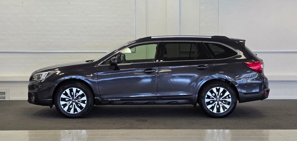 Subaru Outback 2.5i Premium A/T 1e Eigenaar Trekhaak Schuif/, Auto's, Subaru, Automaat, Gebruikt, 4 cilinders, 2498 cc