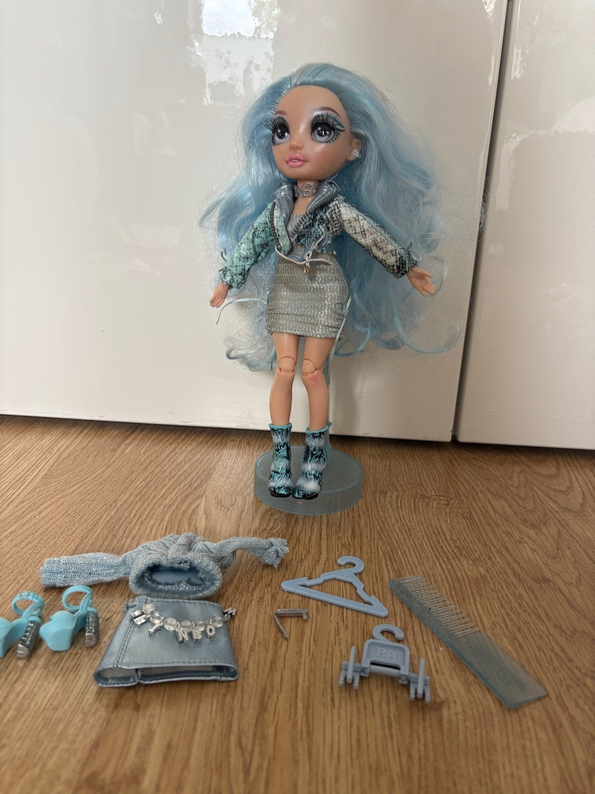 Rainbow High Pop Gabriella Icely Complete Set, Kinderen en Baby's, Speelgoed | Poppen, Ophalen of Verzenden, Zo goed als nieuw