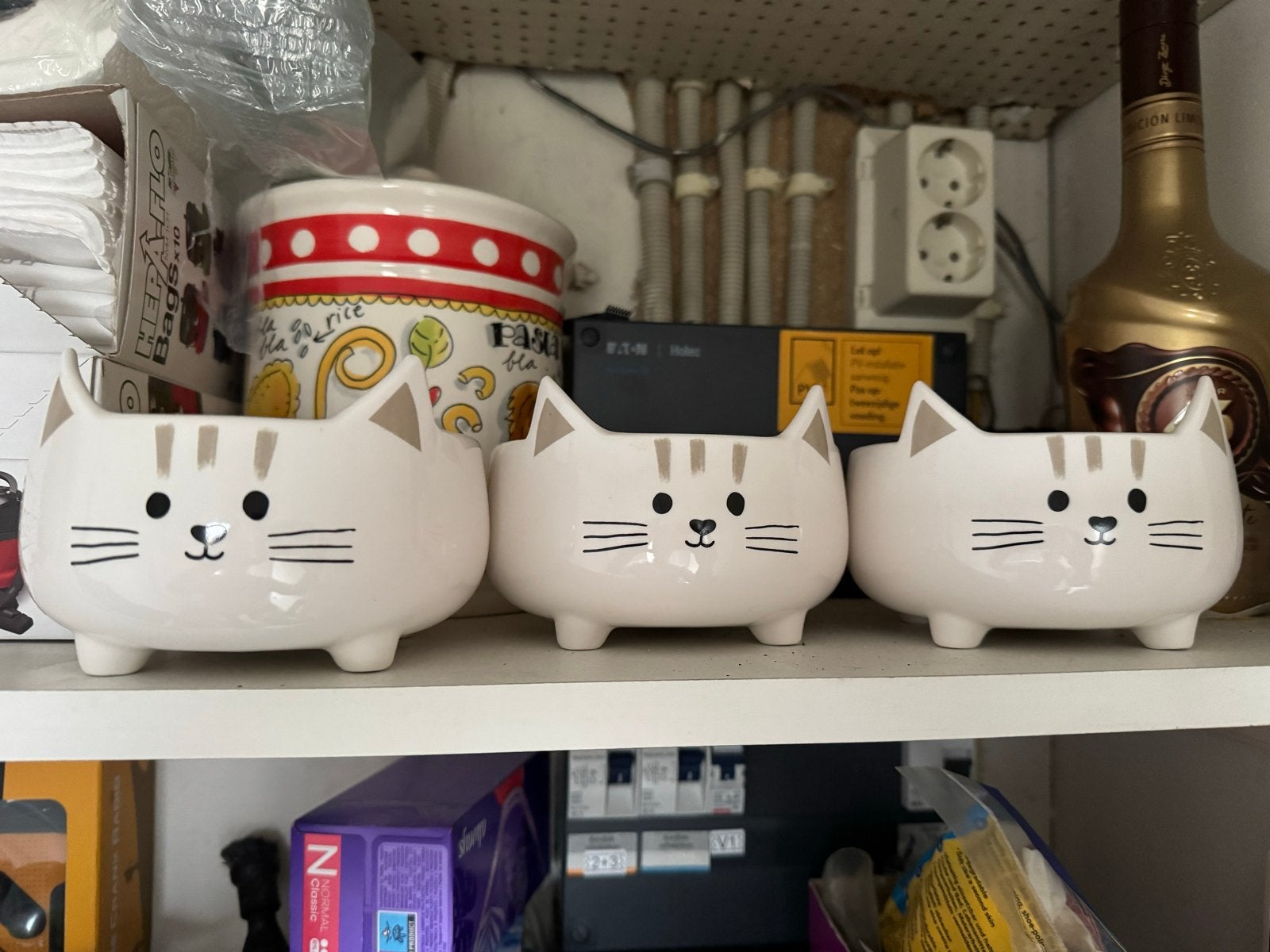 Set van 3 schattige kattenkommen - 'Time to Relax', Ophalen of Verzenden, Zo goed als nieuw, Modern, Wit