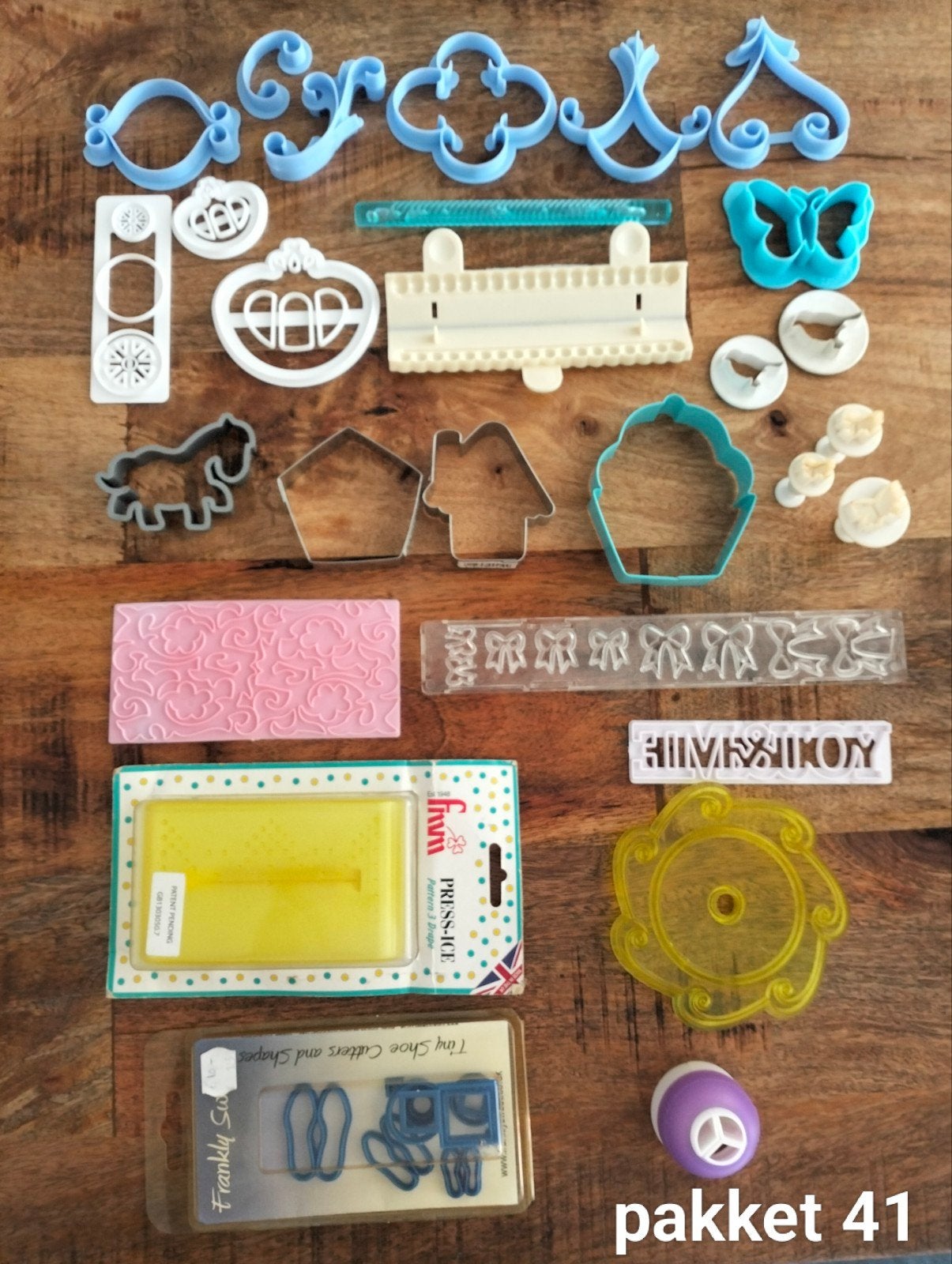 Diverse uitstekers voor koekjes en fondant - Pakket 4, Hobby en Vrije tijd, Taarten en Cupcakes maken, Ophalen of Verzenden, Zo goed als nieuw