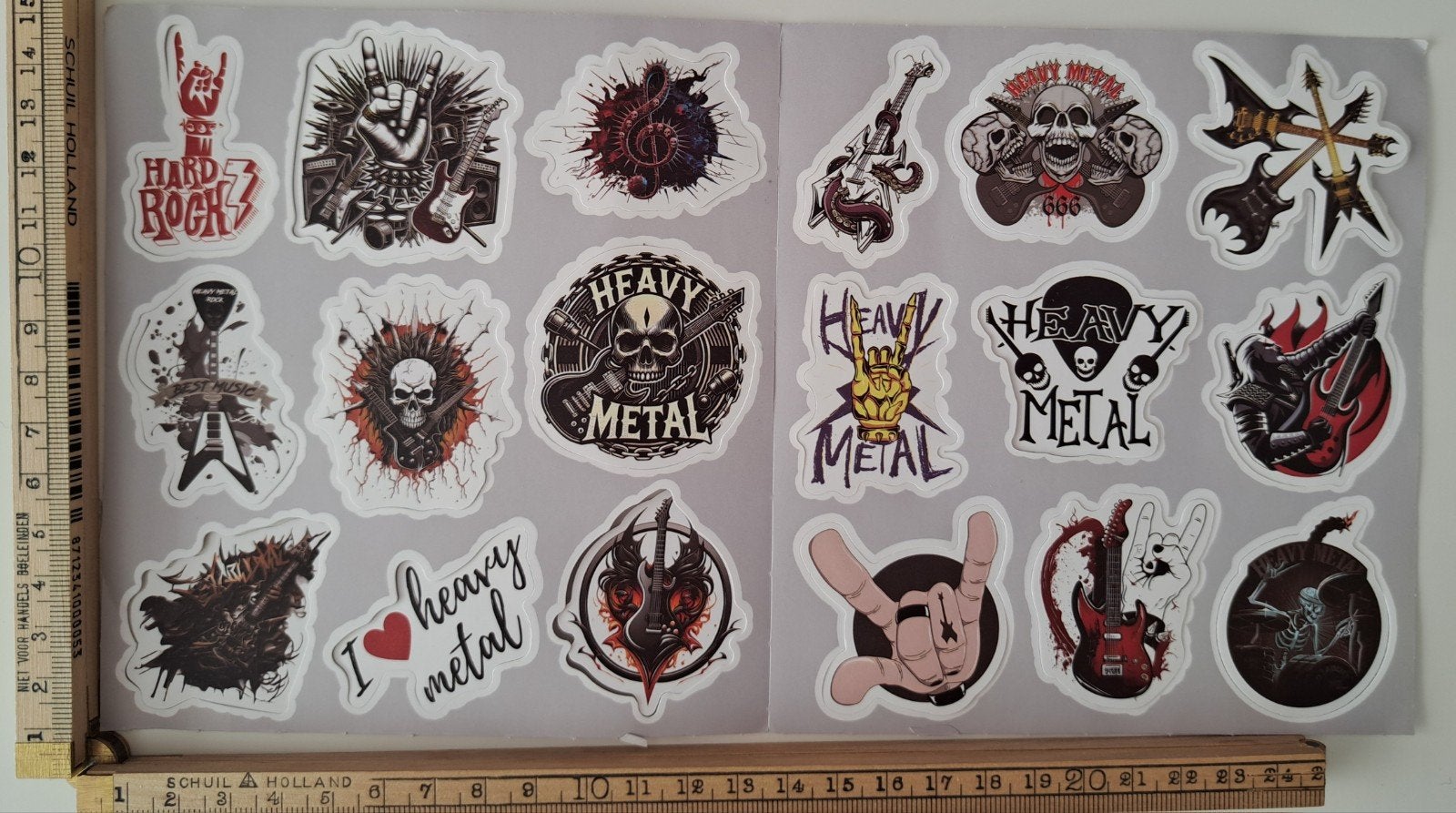 Vel met 18 Hardrock heavy metal Stickers, Ophalen of Verzenden, Zo goed als nieuw, Overige typen