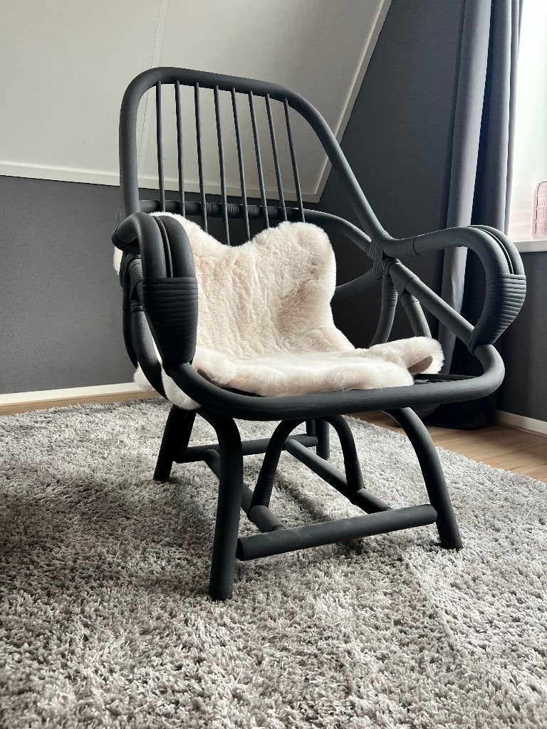 Stoere zwarte rieten fauteuil met hoge rugleuning, Ophalen, Gebruikt, Minder dan 75 cm, Riet of Rotan