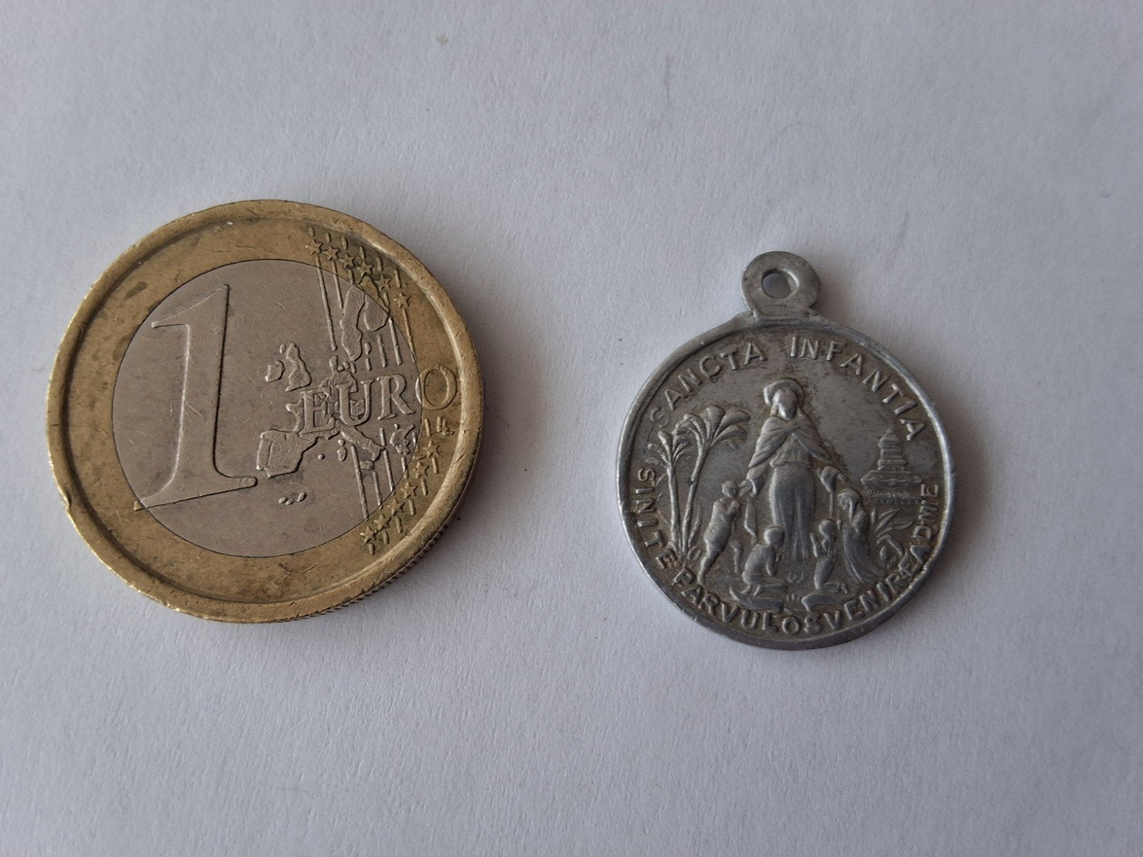 Vintage Heilige Maagd Maria-medaille - Kindertijd, Ophalen of Verzenden