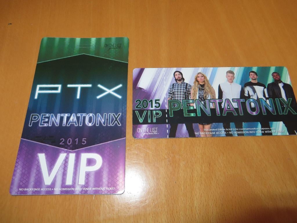 Pentatonix twee holo look vip passen plastic USA tour, Ducoso, Nieuw, Ophalen of Verzenden, Foto of Kaart
