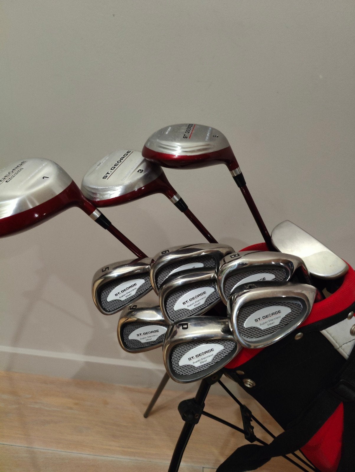 Foto 11 van Complete MODERNE golfset dames, als NIEUW in golftas