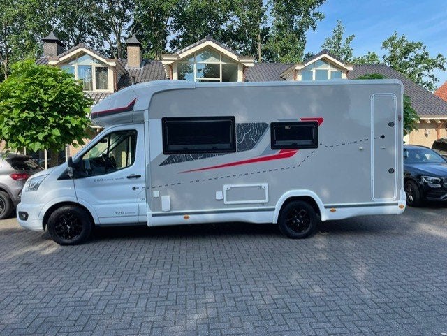 Ford CHALLENGER 260 GRAPHITE ULTIMATE M24, Caravans en Kamperen, Campers, Automaat, Diesel, Ford, Tot en met 4