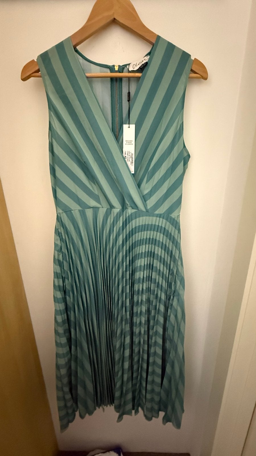 Closet London gestreepte jurk met plooien, maat 42, Kleding | Dames, Maat 42/44 (L), Nieuw, Ophalen of Verzenden, Onder de knie