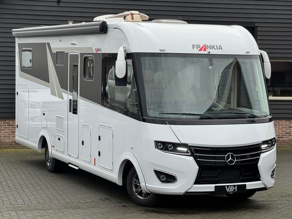 Frankia M-Line 7400 GD Mercedes 3.0L V6 7500km Full Options, Caravans en Kamperen, Campers, Bedrijf, tot en met 4, Integraal, Overige merken