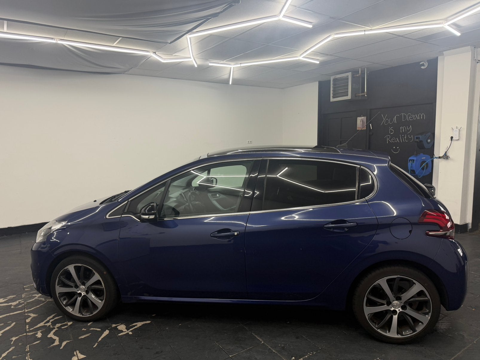 Foto 9 van Peugeot 208 1.2 VTI 81KW/110PK 5-D 2017 bezorgen mogelijk!!