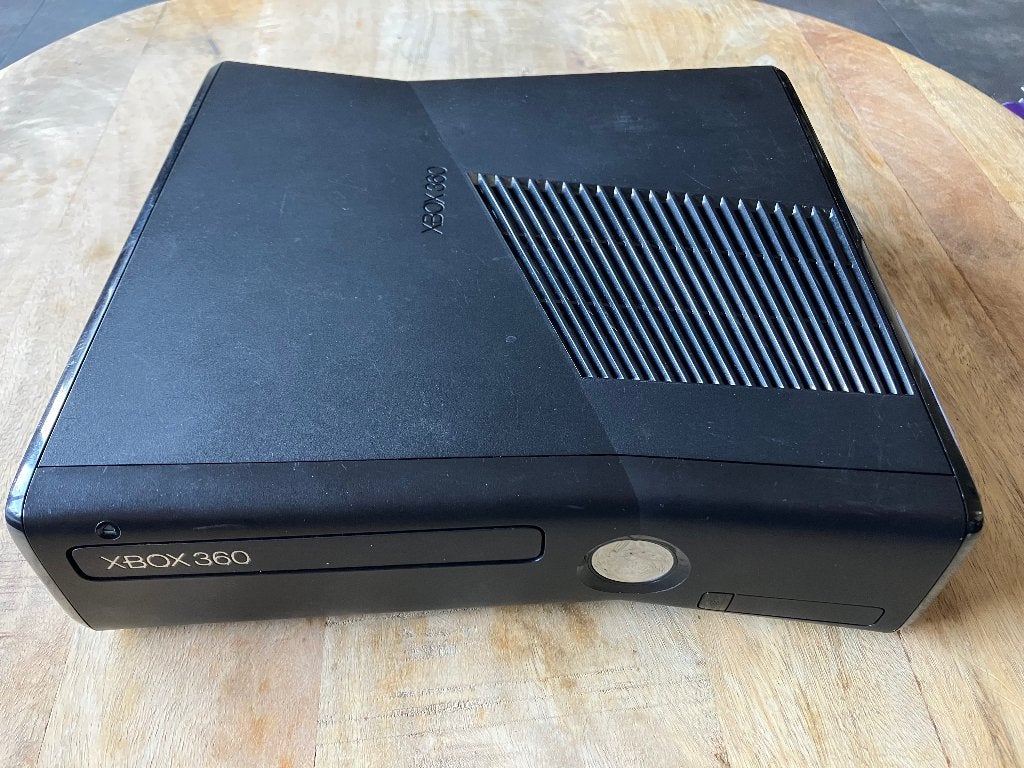 Xbox 360S 250GB + wireless controller + kinect + 5 games, Met games, Ophalen of Verzenden, Met 1 controller, 250 GB