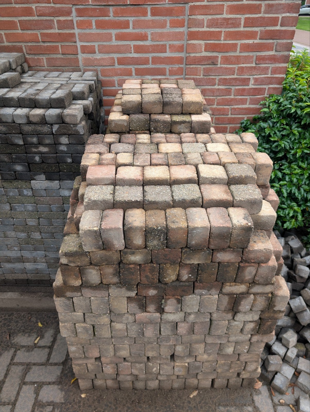 Gratis Klinkers - 15m² straatstenen beschikbaar, Tuin en Terras, Tegels en Klinkers, Ophalen, Gebruikt, Klinkers, 10 m² of meer