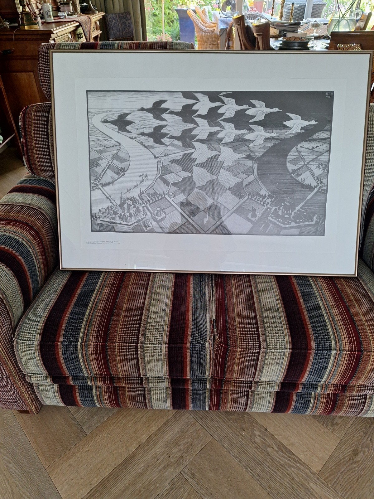 M.C. Escher 'Dag en Nacht' poster in lijst., Ophalen, Ingelijst, Overige technieken, Landschap